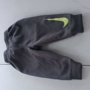 Nike sweat pants. Like new size 18mths